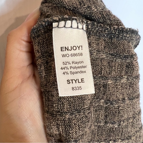 MICHAEL STARS Drapey Long Sleeve Tee. Size OS - Picture 7 of 7